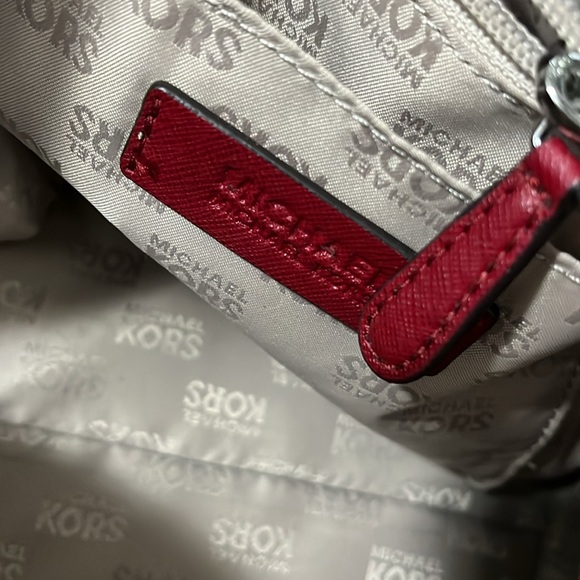 Michael Kors Saffiano Small
Satchel in Dark Cherry Red - Picture 6 of 7